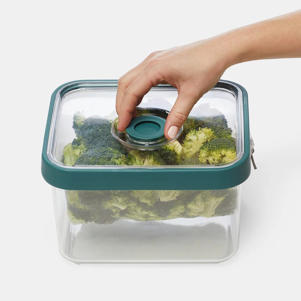 Fresh 'n Store Medium Produce Storage Container